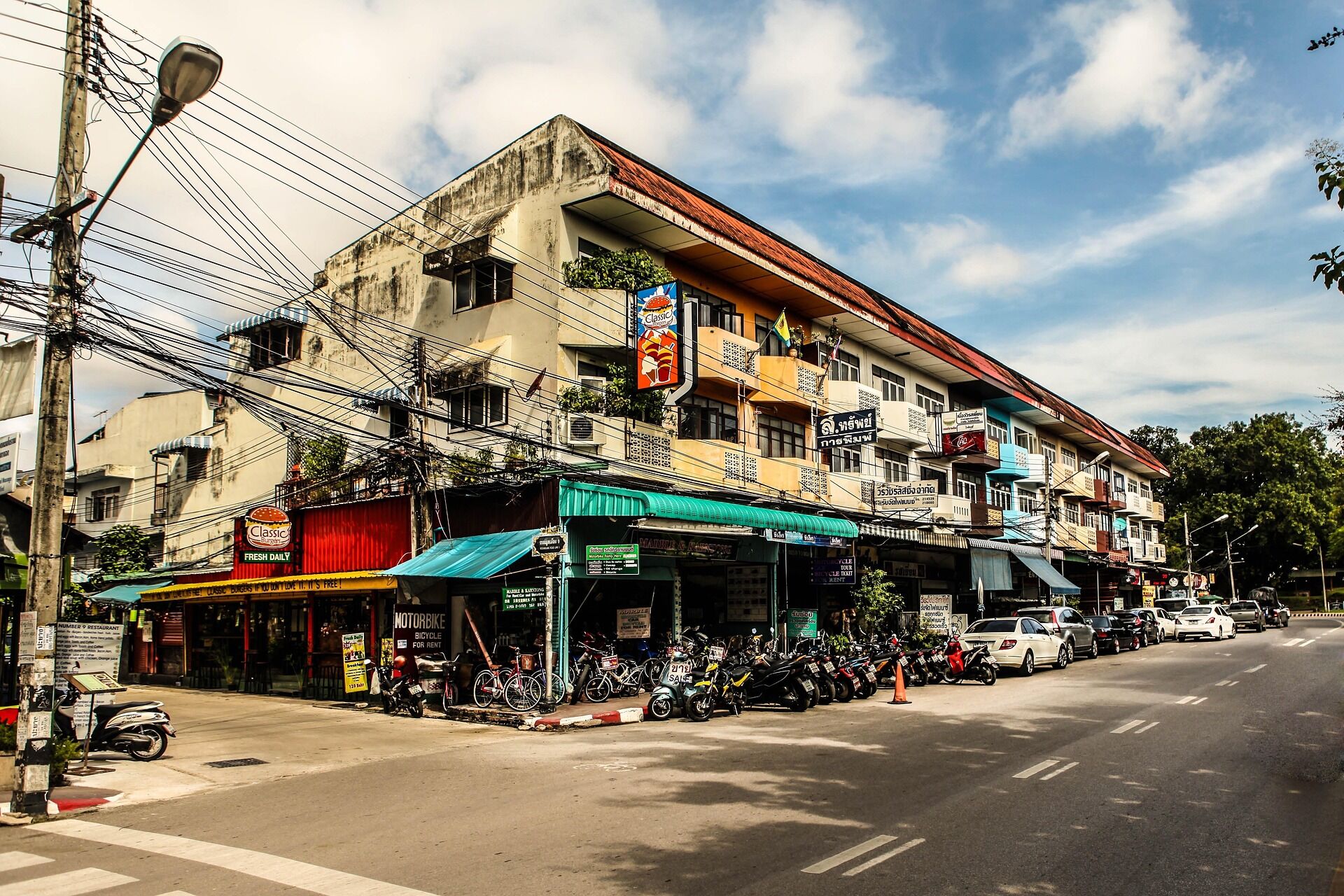 Capture the timeless beauty of Chiang Khong’s historical landmarks